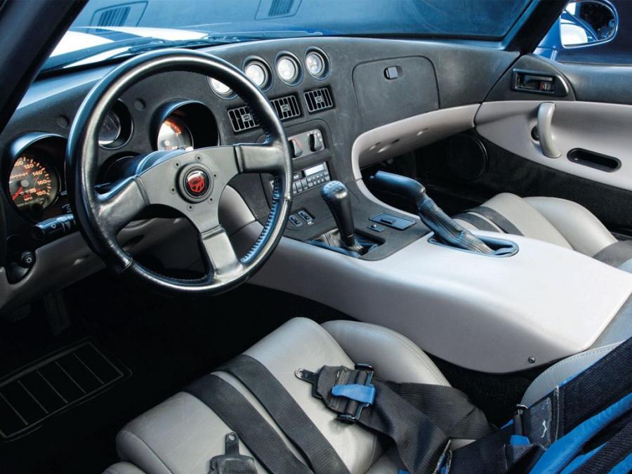 Dodge Viper GTS Concept 1993 года  (фото 2 из 8)